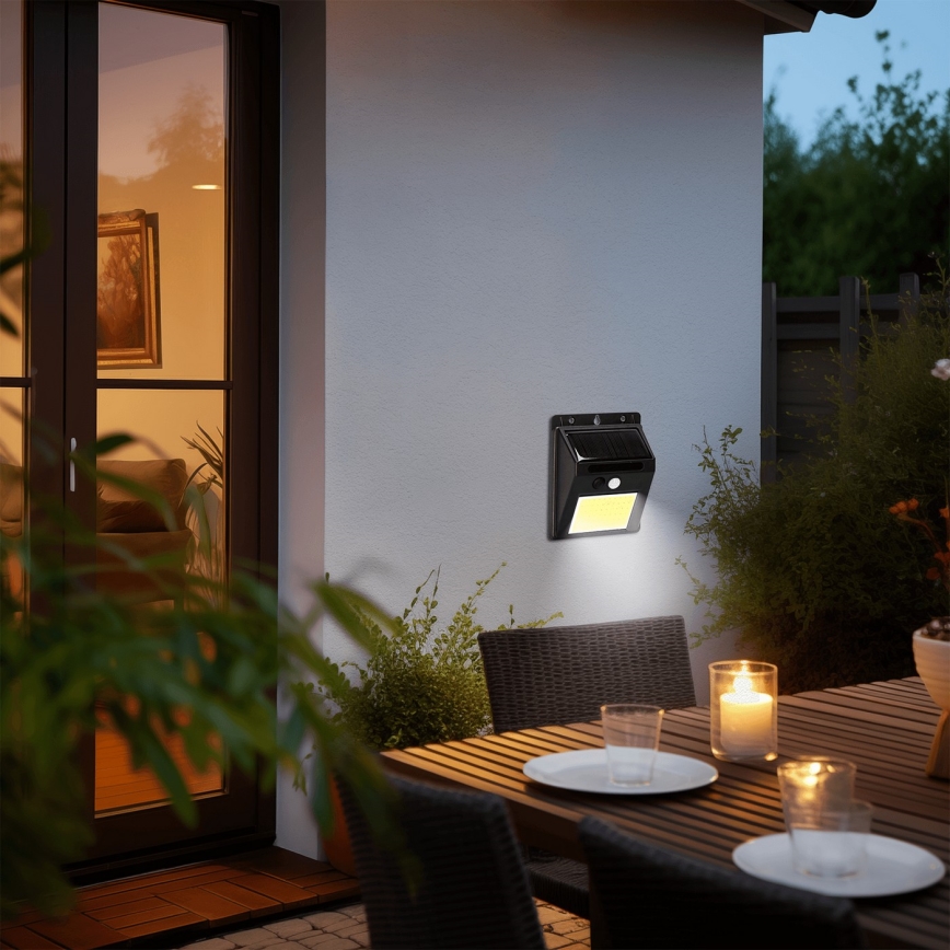 Aigostar - LED Solar wandlamp met sensor LED/13W/5,5V 6500K IP65