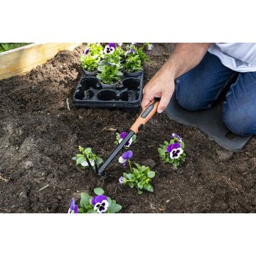 BLACK+DECKER - Bêche de jardin avec décompacteur à trois dents 30 cm