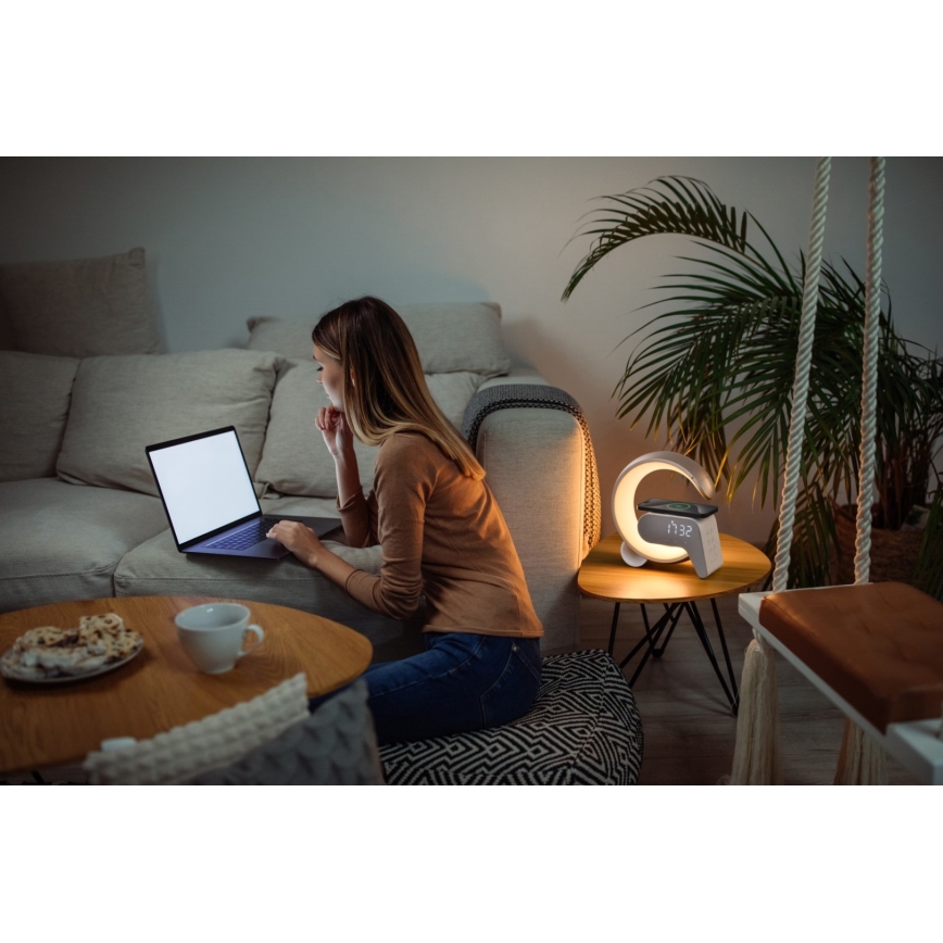 Lampe de table LED RGB à intensité variable avec réveil et Qi charge 30W/230V argent